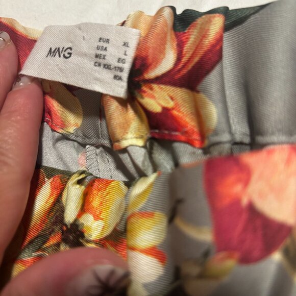 Pants - Picture 3 of 4